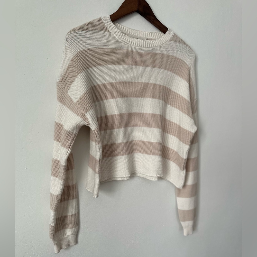 Casual Crop Moon & Madison Oversized Striped Knit Sweater-Size M